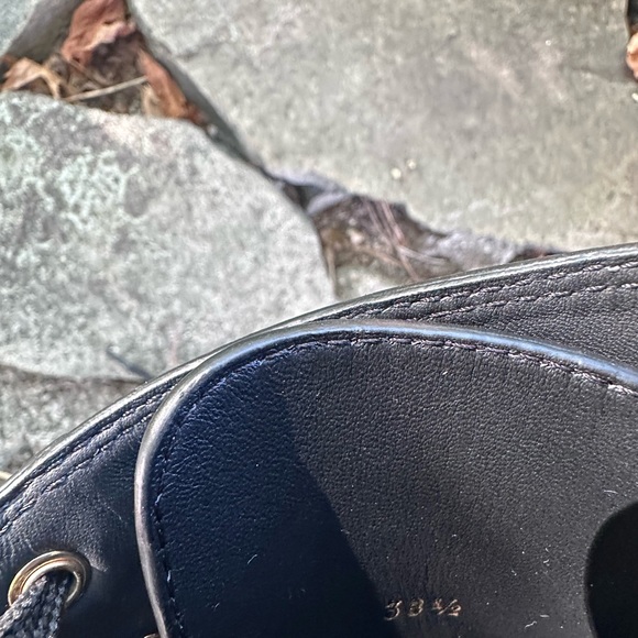 Fendi
Fendigraphy Logo-Cuff Biker Booties sz 38.5 - Picture 12 of 13